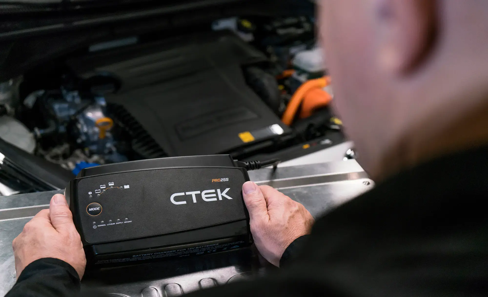 CTEK PRO25S Smart Battery Charger