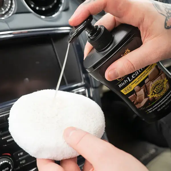 Meguiars Gold Class Rich Leather 3in1 Cleaner Conditioner Protectant 400ml