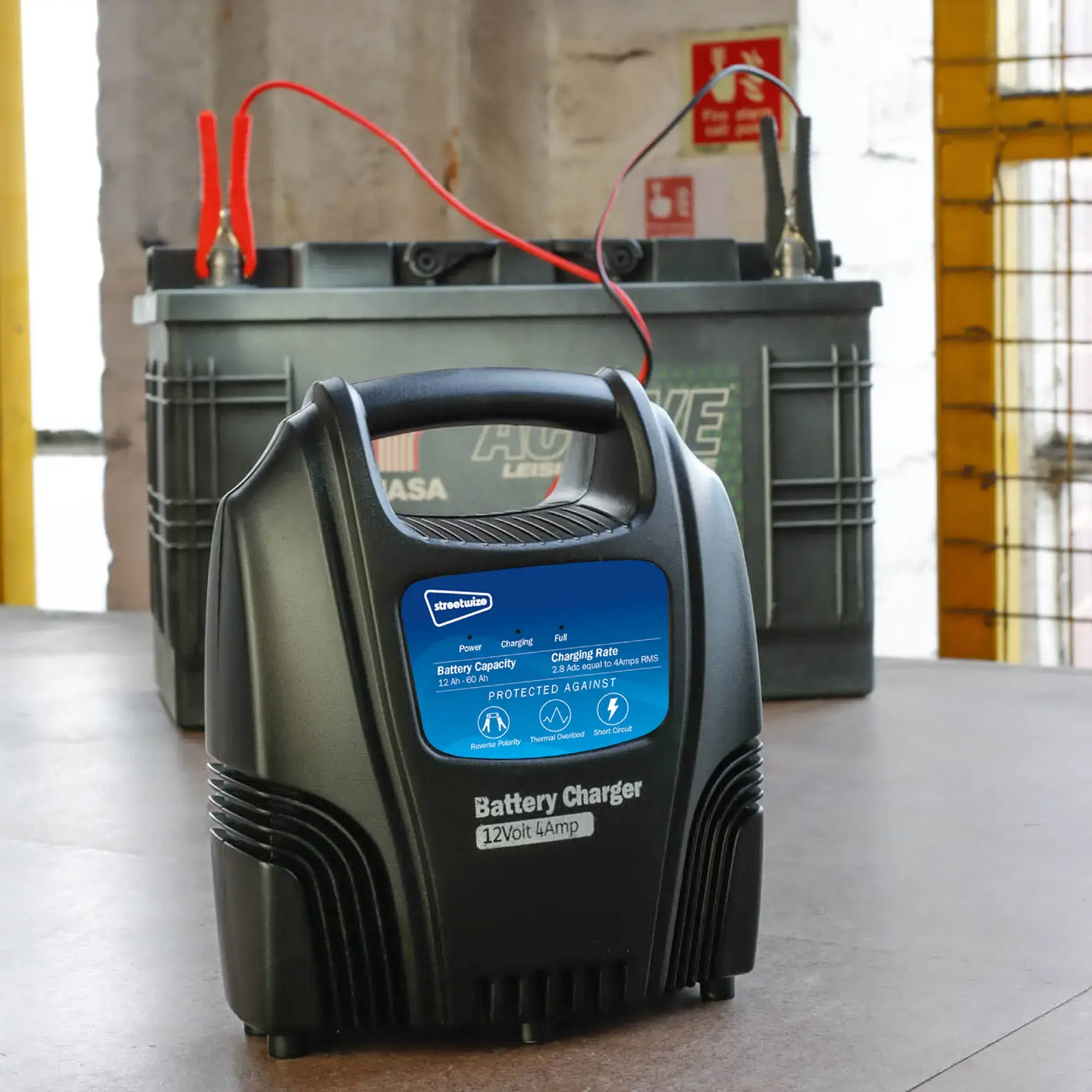 Streetwize Battery Charger - 4 amp