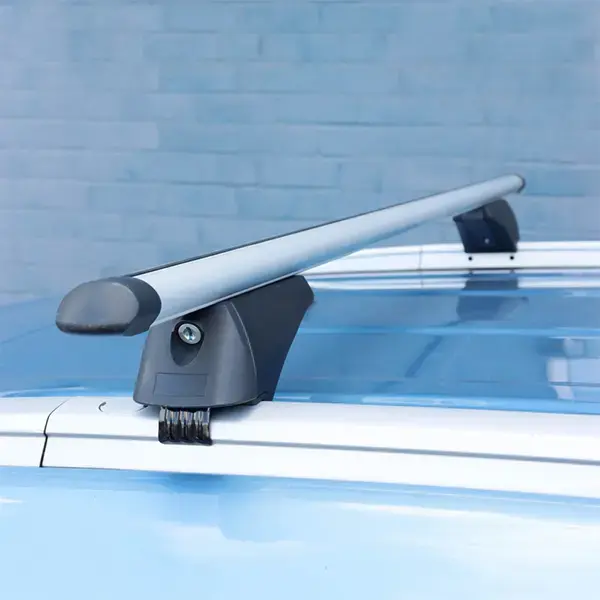 Streetwize 135cm Roof Bar for Flush/Closed Roof Rails