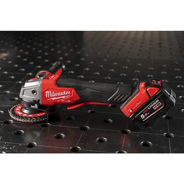 Milwaukee M18 ONE-KEY FUEL Braking Small Angle Grinder Gen II 2 x 5.5A Batts M18ONEFSAG115